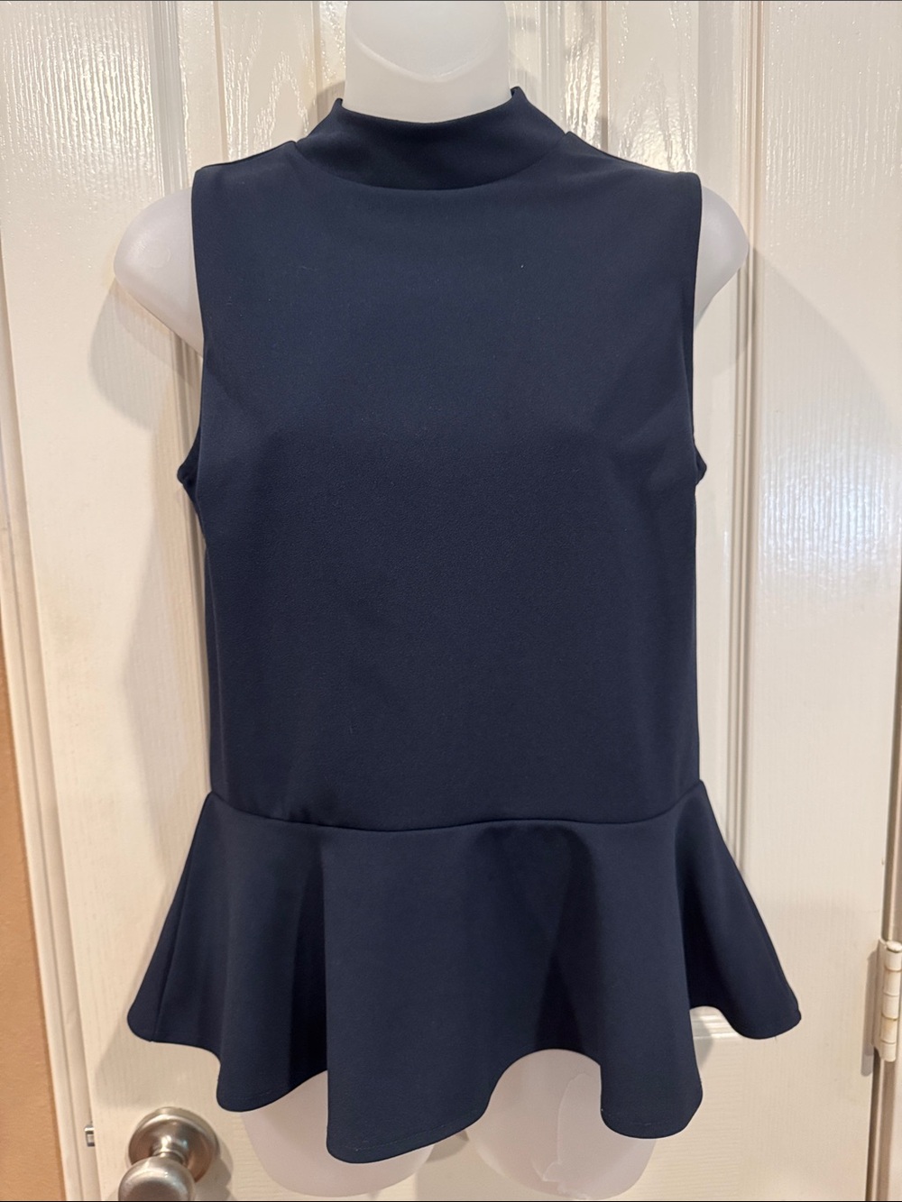 Banana Republic Navy Peplum Sleeveless Blouse. Sz Small